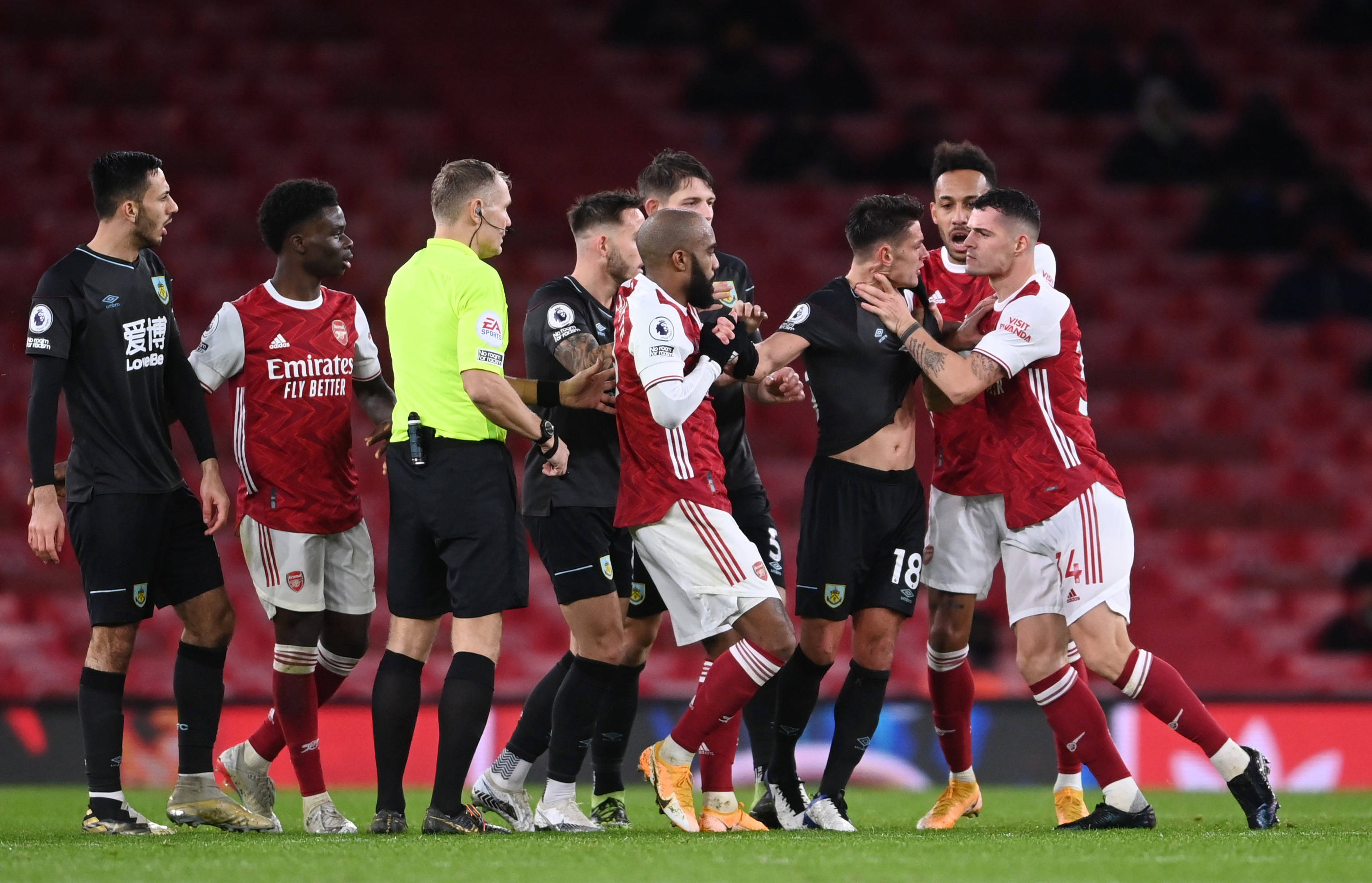 球员之间的 球员之间的